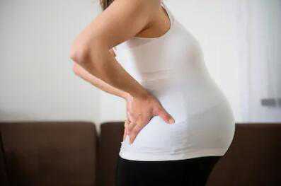 新生代妈集体一等功咪孕期和产后瑜伽